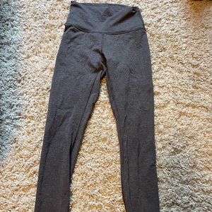 grey lulu lemon leggings